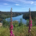 Rosa The Cosy - Gypsy Wagon - Shepherds Hut, River Views Off-grid Eco Living