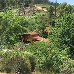 بيت للعطل Rosa The Cosy - Gypsy Wagon - Shepherds Hut, River Views Off-grid Eco Living بيدروغاو غراندي