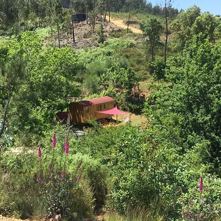 Feriehus Rosa The Cosy - Gypsy Wagon - Shepherds Hut, River Views Off-grid Eco Living Pedrogao Grande