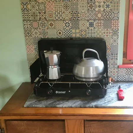 Rosa The Cosy - Gypsy Wagon - Shepherds Hut, River Views Off-grid Eco Living * Pedrogao Grande