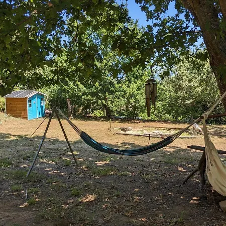 Rosa The Cosy - Gypsy Wagon - Shepherds Hut, River Views Off-grid Eco Living *