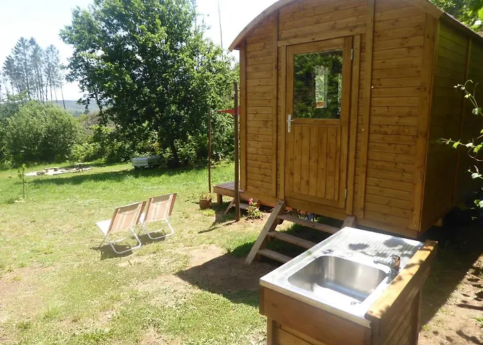 Rosa The Cosy - Gypsy Wagon - Shepherds Hut, River Views Off-grid Eco Living Дом отдыха Педроган-Гранди