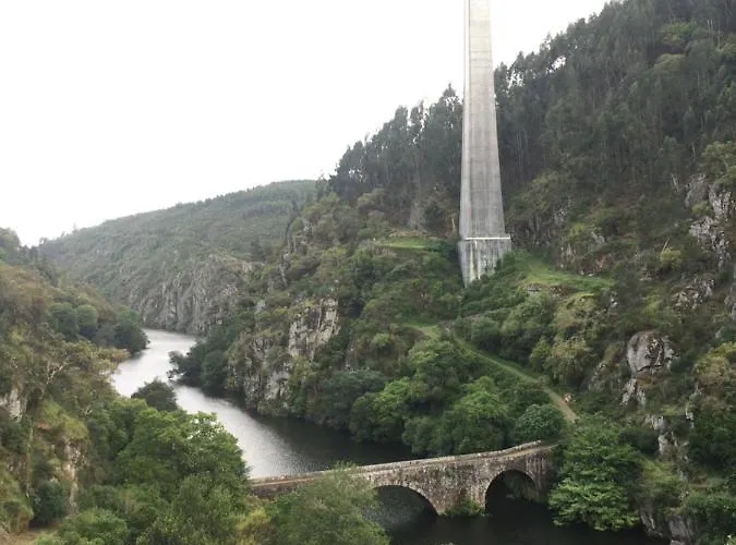 Rosa The Cosy - Gypsy Wagon - Shepherds Hut, River Views Off-grid Eco Living Дом отдыха