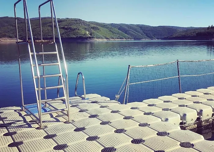 Rosa The Cosy - Gypsy Wagon - Shepherds Hut, River Views Off-grid Eco Living Дом отдыха Педроган-Гранди