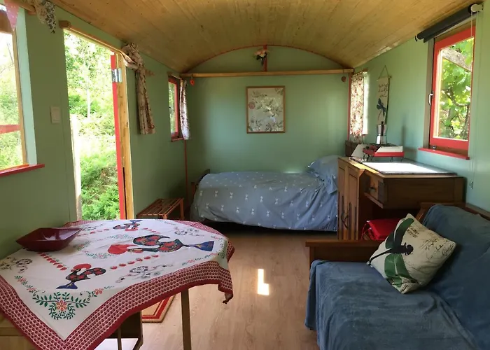 Rosa The Cosy - Gypsy Wagon - Shepherds Hut, River Views Off-grid Eco Living Дом отдыха