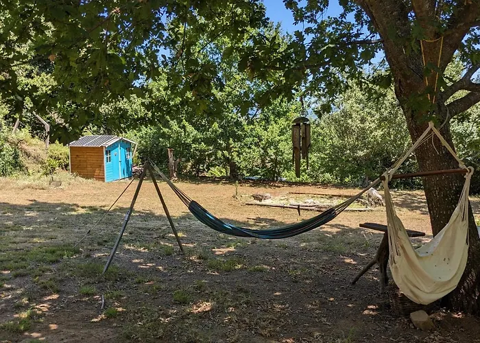 Rosa The Cosy - Gypsy Wagon - Shepherds Hut, River Views Off-grid Eco Living *