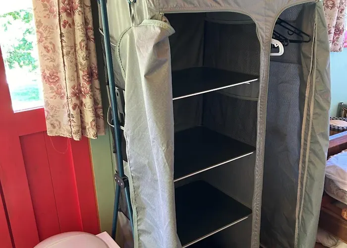 Rosa The Cosy - Gypsy Wagon - Shepherds Hut, River Views Off-grid Eco Living Дом отдыха Педроган-Гранди